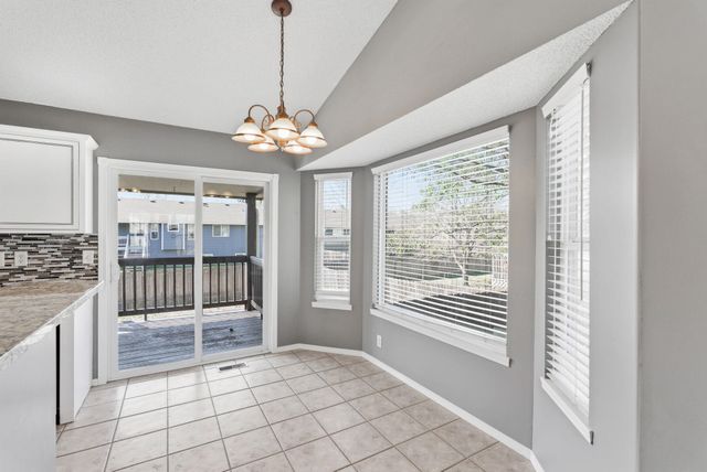 860 S Sunset Cir, Andover, KS 67002