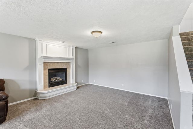 860 S Sunset Cir, Andover, KS 67002