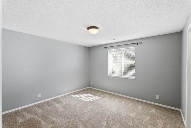 860 S Sunset Cir, Andover, KS 67002