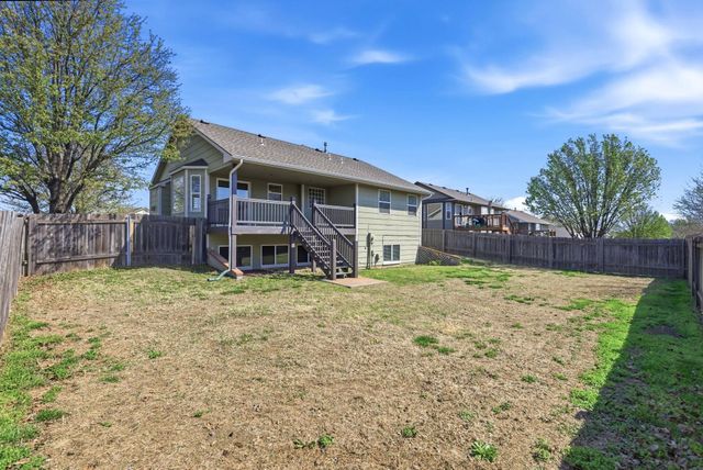 860 S Sunset Cir, Andover, KS 67002