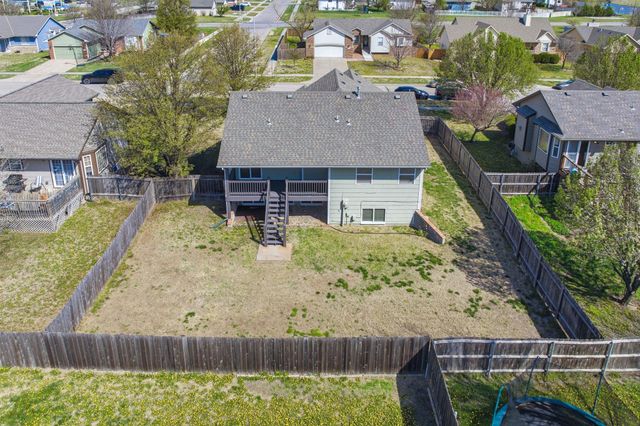 860 S Sunset Cir, Andover, KS 67002