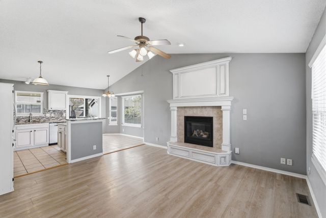 860 S Sunset Cir, Andover, KS 67002