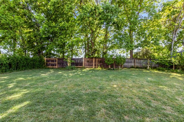 1410 Halverson Dr, Murfreesboro, TN 37128