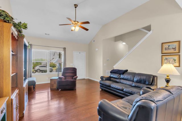 1410 Halverson Dr, Murfreesboro, TN 37128