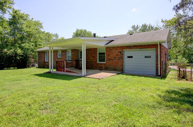521 Cheatham Dr, Clarksville, TN 37042