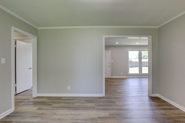521 Cheatham Dr, Clarksville, TN 37042