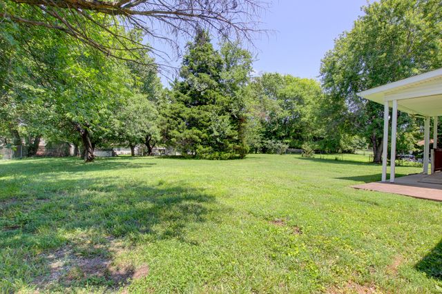 521 Cheatham Dr, Clarksville, TN 37042