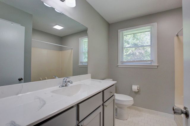 521 Cheatham Dr, Clarksville, TN 37042