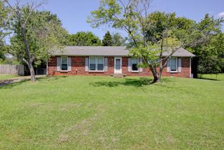 521 Cheatham Dr, Clarksville, TN 37042