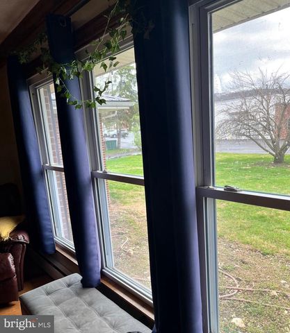 1 PEPSI LN, Petersburg, WV 26847