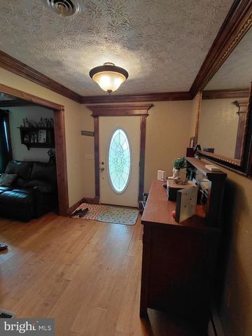 1 PEPSI LN, Petersburg, WV 26847