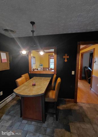 1 PEPSI LN, Petersburg, WV 26847