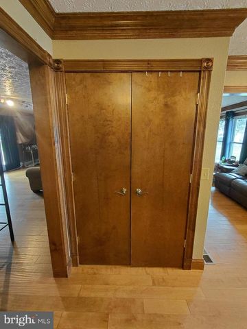 1 PEPSI LN, Petersburg, WV 26847