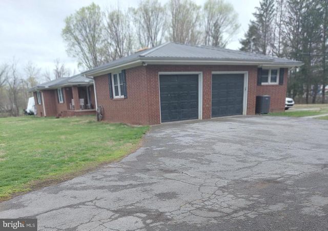 1 PEPSI LN, Petersburg, WV 26847