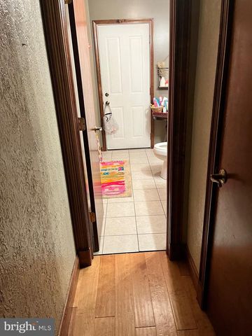 1 PEPSI LN, Petersburg, WV 26847