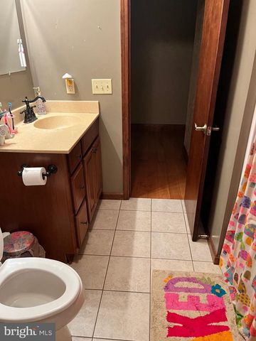 1 PEPSI LN, Petersburg, WV 26847