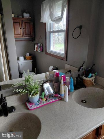 1 PEPSI LN, Petersburg, WV 26847