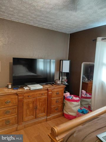 1 PEPSI LN, Petersburg, WV 26847