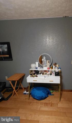 1 PEPSI LN, Petersburg, WV 26847