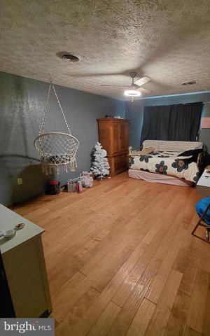 1 PEPSI LN, Petersburg, WV 26847