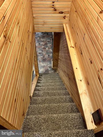 1 PEPSI LN, Petersburg, WV 26847