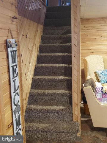 1 PEPSI LN, Petersburg, WV 26847