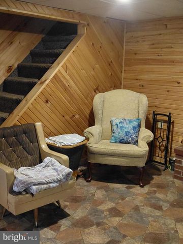 1 PEPSI LN, Petersburg, WV 26847