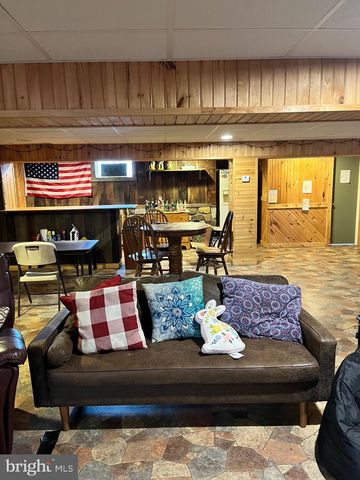 1 PEPSI LN, Petersburg, WV 26847