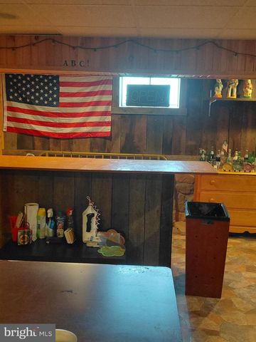 1 PEPSI LN, Petersburg, WV 26847