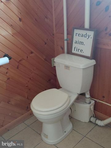 1 PEPSI LN, Petersburg, WV 26847