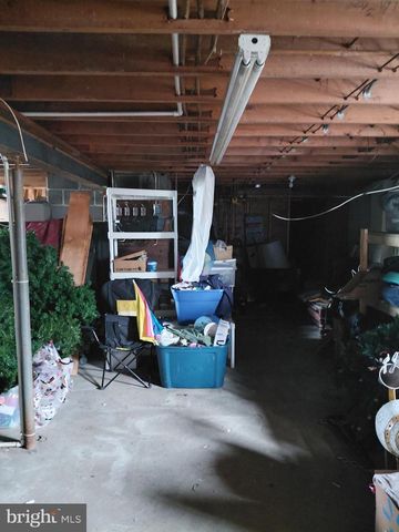 1 PEPSI LN, Petersburg, WV 26847