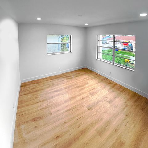 3902 Harwood Street, West Palm Beach, FL 33403