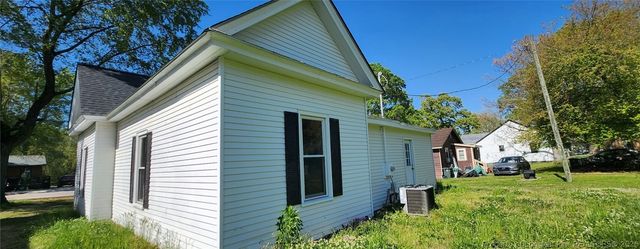 233 W Barbee Street, Zebulon, NC 27597