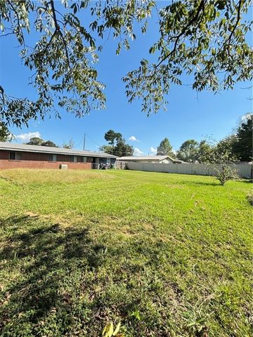 902 S Knoxville Avenue, Russellville, AR 72801