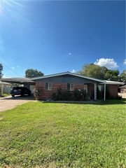 902 S Knoxville Avenue, Russellville, AR 72801