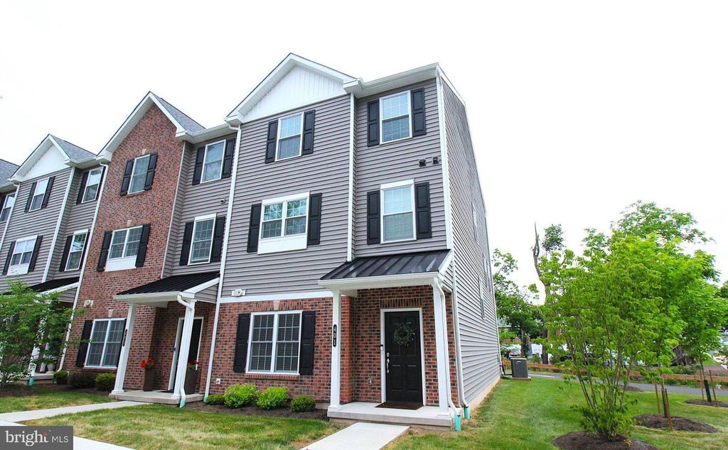 401 W SPRUCE, Perkasie, PA 18944