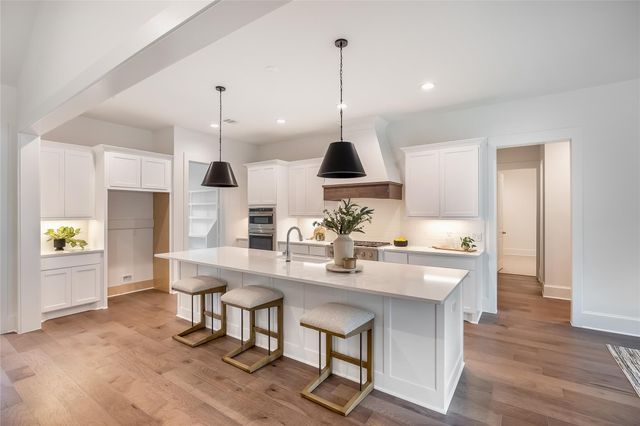 136 Grand View, Huntsville, TX 77340