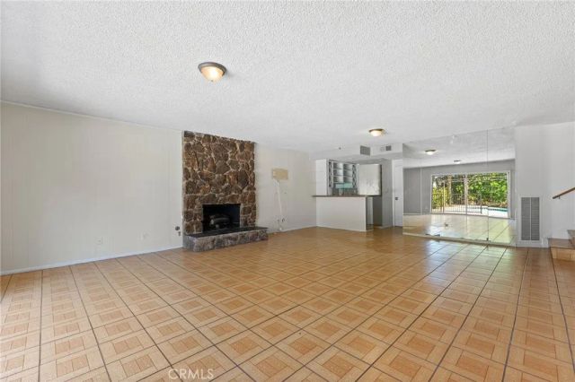 6627 Columbus Avenue, Van Nuys, CA 91405