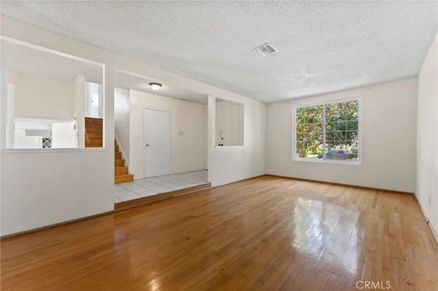 6627 Columbus Avenue, Van Nuys, CA 91405