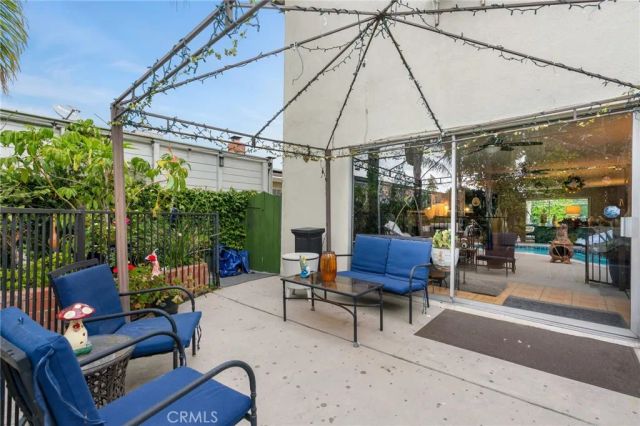 6627 Columbus Avenue, Van Nuys, CA 91405