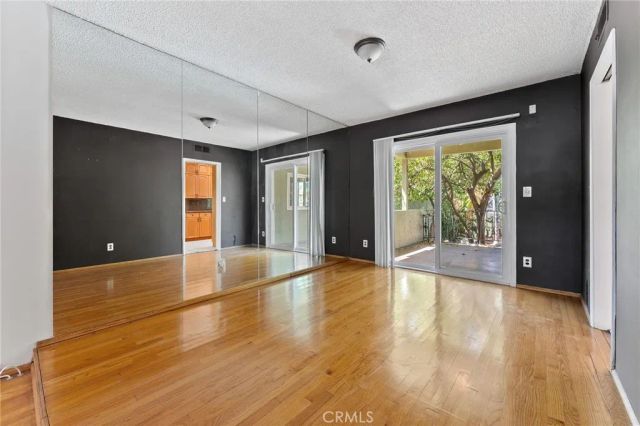 6627 Columbus Avenue, Van Nuys, CA 91405