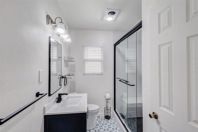 3263 Bilglade Road, Fort Worth, TX 76133