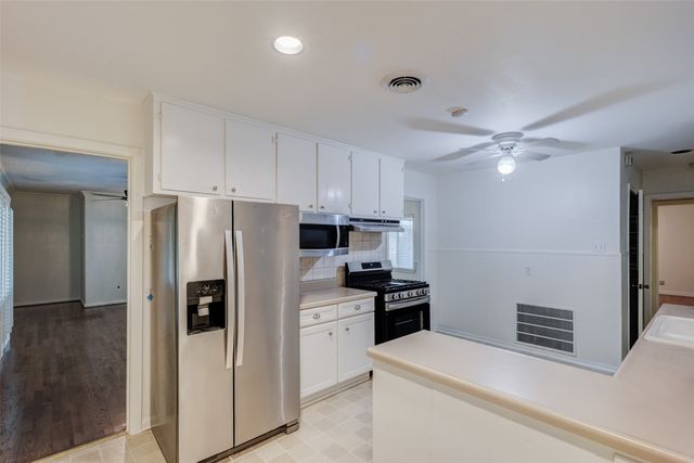 3263 Bilglade Road, Fort Worth, TX 76133