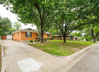3263 Bilglade Road, Fort Worth, TX 76133