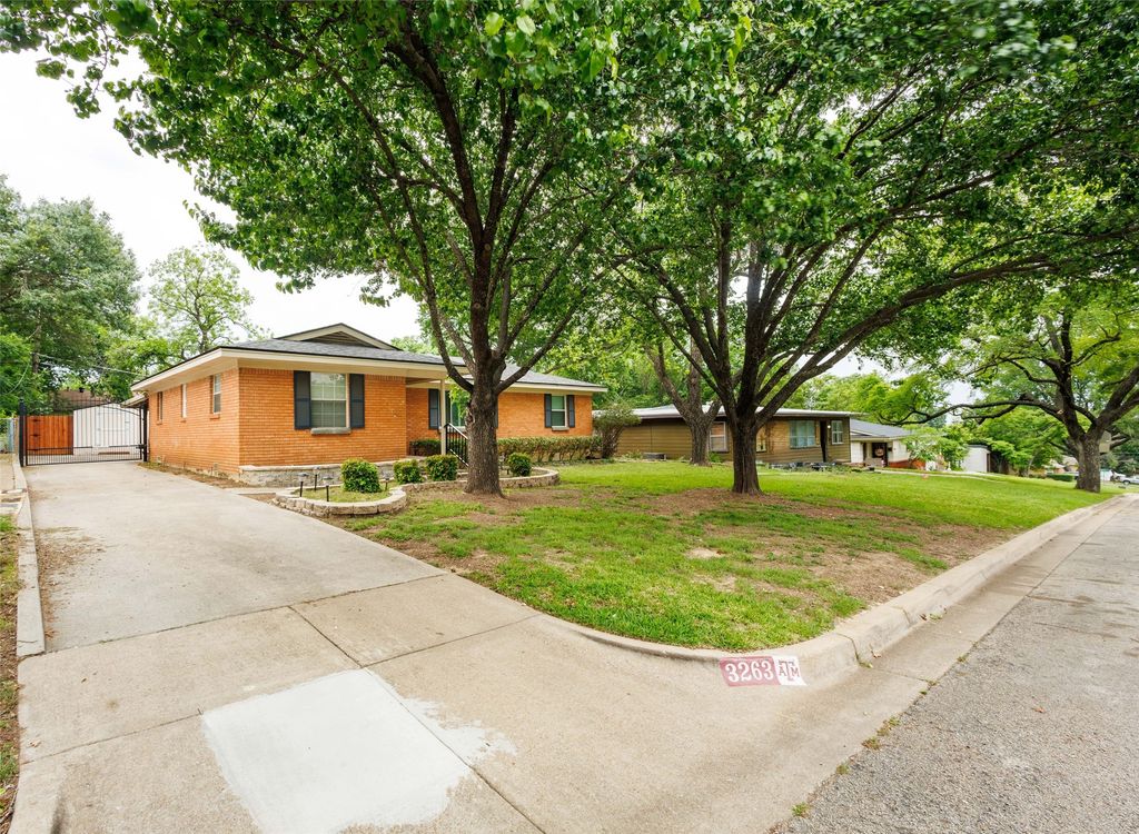 3263 Bilglade Road, Fort Worth, TX 76133