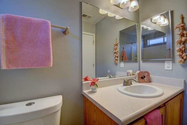 6132 Ursa Avenue NW, Albuquerque, NM 87114