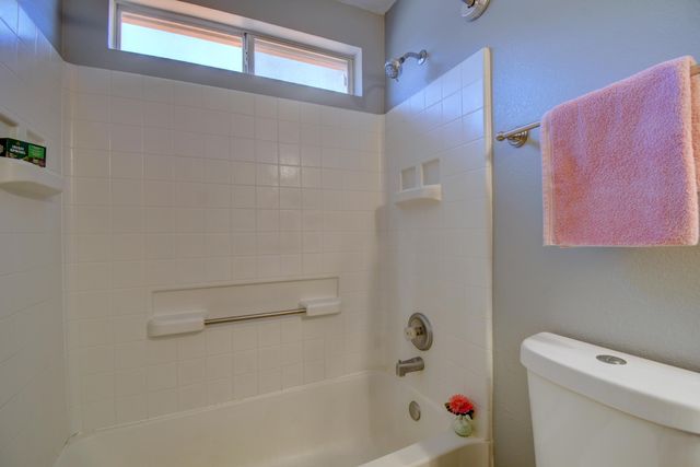 6132 Ursa Avenue NW, Albuquerque, NM 87114