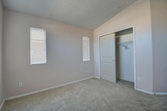 6132 Ursa Avenue NW, Albuquerque, NM 87114