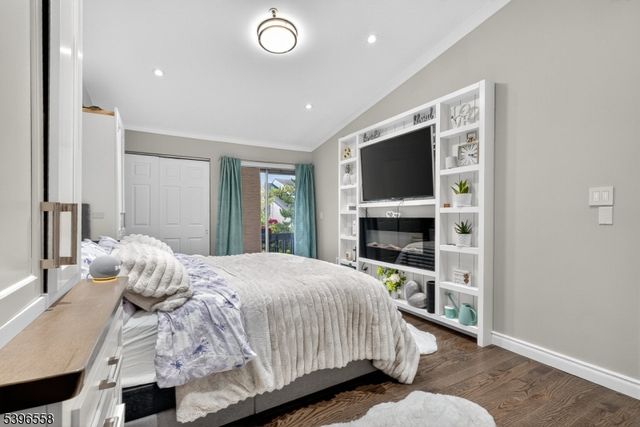 20 Mcchesney Ct, West Orange Twp., NJ 07052