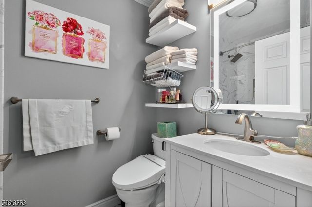 20 Mcchesney Ct, West Orange Twp., NJ 07052